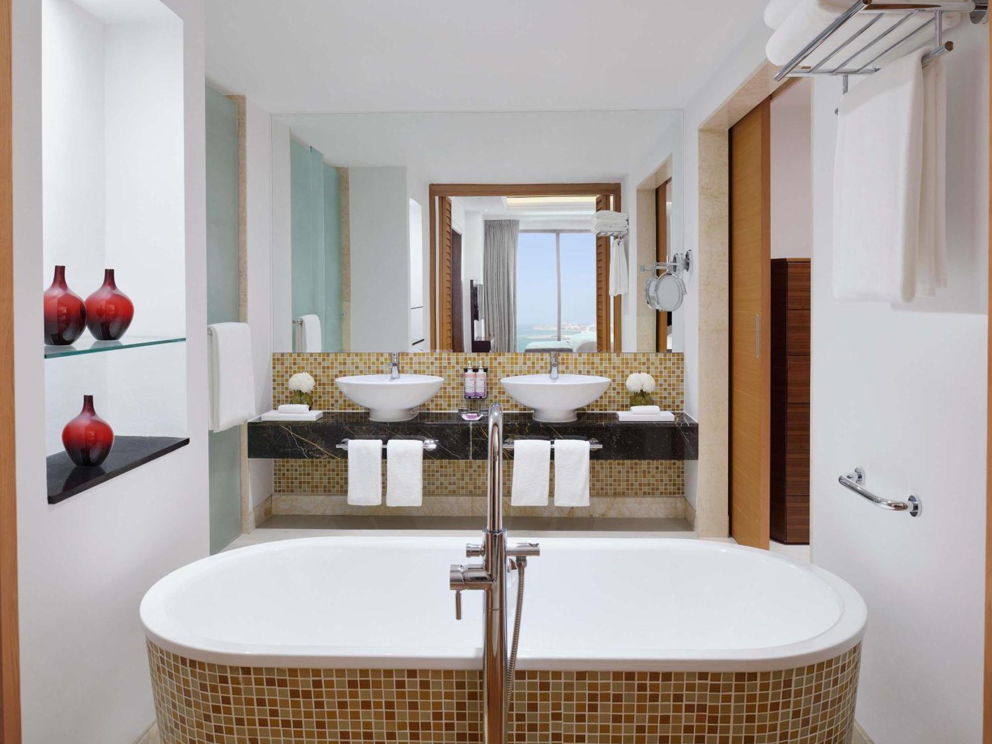 Royal Suite Partial Sea View Balcony Lounge Access Refreshments & Evening drinks Canapés