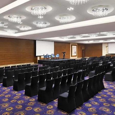 Moevenpick Hotel Jumeirah Beach-3